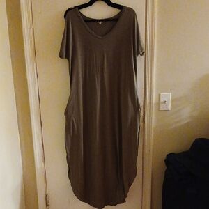 MATCH Lightweight V-Neck Maxi Dress in Khaki/brown